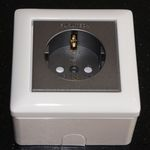 Furutech FT-SWS[R] met opbouwdoos per stuk
